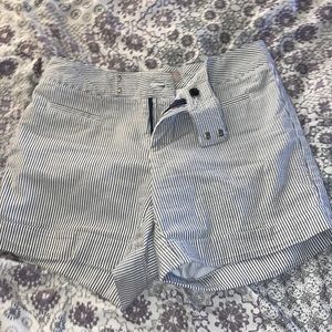 Banana republic; women’s size 2